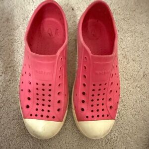 Native Kids Shoes in Pink and White